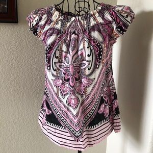 Express light weight, versatile summer top